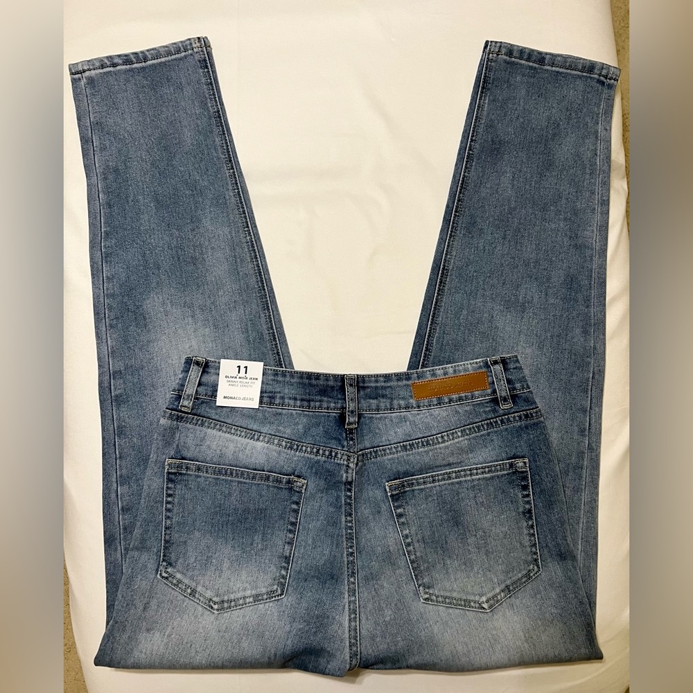 NWT Monaco Olivia Mom Slim Jeans - Women’s Size 11 (29) - Light Blue
